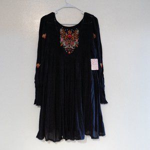 🖤🍁Free People Embroidered Floral Dress
